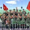 Члены инженерной команды Вьетнама на Армейских играх-2021 позируют для группового фото (Фото: ВИА)
