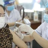 Ханой стремится завершить вакцинацию против COVID-19 100% людей в возрасте 18 лет к 15 сентября 2021 года. (Фото: ВИА)