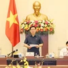Председатель Национального собрания Выонг Динь Хюэ выступает на третьем заседании постоянного комитета НС 15 созыва 13 сентября (Фото: ВИА)