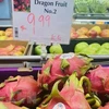 Вьетнамский драгонфрут на продажу в продуктовом супермаркете в Мельбурне, Австралия. (Фото: Зиеу Линь / ВИА)