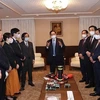 Премьер-министр Фам Минь Тьинь встретился с представителями вьетнамской интеллигенции в Японии 23 ноября (Фото: ВИА) 