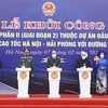 Президент Нгуен Суан Фук и делегаты дали старт строительству проекта. (Фото: ВИА)