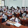 Ученики возвращаются в школу после перерыва из-за борьбы с пандемией COVID-19. (Фото: ВИА)