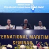 Докладчики на первой дискуссии о конкуренции и конфликтах на море. (Фото: qdnd.vn)