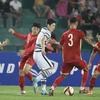Корейский игрок один в окружении вьетнамских игроков. (Фото: ВИА)