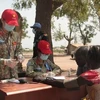 Солдаты ротации 3 полевого госпиталя уровня 2 обеспечивают медицинские осмотры и лекарства для людей в Южном Судане - иллюстративное изображение (фото предоставлено больницей) 