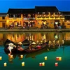 Бумажные фонарики на реке в Хойане (Источник: congly.vn)