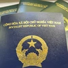 Вьетнам только что выдал паспорт нового образца с чипом. (Фото: ВИА)