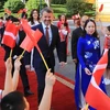 Вице-президент Вьетнама Во Тхи Ань Суан проводит церемонию встречи кронпринца Фредерика и кронпринцессы Мэри Элизабет. (ВИА) 