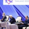 Президент Нгуен Суан Фук принял участие в пленарном заседании Диалога между лидерами АТЭС и ДКС. (Фото: ВИА)
