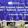 Президент Нгуен Суан Фук (второй слева) принимает участие в заседании 29-й встречи лидеров экономик АТЭС 18 ноября. (Фото: ВИА) 