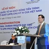 Выступает на церемонии заместитель министра иностранных дел Ха Ким Нгок. (Фото: ВИА)
