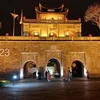 Ворота Доанмон во дворце Тханглонг ночью. (Фото: ВИА)