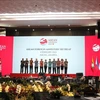 Министры иностранных дел в традиционных индонезийских рубашках из батика делают групповое фото на встрече министров иностранных дел стран АСЕАН в 2023 г. (Фото: Дао Чанг/репортер ВИА в Индонезии)
