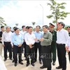 Премьер-министр Фам Минь Тьинь обсудил с инвесторами в проект Becamex VSIP Биньдинь. (Фото:Зыонг Жанг/ВИА)