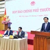 Министр, председатель канцелярии правительства Чан Ван Шон, пресс-секретарь правительства председательствовал на заседании. (Фото: Минь Дык/ВИА)