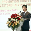 Заместитель председателя Народного комитета Виньфука Ву Чи Жанг выступает на конференции 8 марта. (Фото: ВИА)