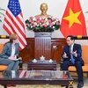 Министр иностранных дел Буй Тхань Шон принял г-жу Саманту Пауэр, генерального директора Агентства США по международному развитию (USAID). (Источник: Báo Quốc tế)