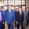 Председатель Национального собрания Выонг Динь Хюэ и премьер-министр Кубы Мануэль Марреро Крус приняли участие в торгово-инвестиционном форуме Вьетнам-Куба. (Фото: Зоан Тан/ВИА)