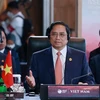 Премьер-министр Фам Минь Тьинь выступает на пленарном заседании 42-го саммита АСЕАН. (Фото: ВИА)