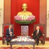 Генеральный секретарь ЦК КПВ Нгуен Фу Чонг принимает премьер-министра Австралии Энтони Альбанезе, находящегося с официальным визитом во Вьетнаме. (Фото: Чи Зунг /ВИА)