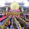 Буддисты отмечают День рождения Будды в 2566 году по буддийскому календарю в общинном доме Ты Дам, город Хюэ. (Фото: ВИА)