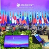 В рамках AMM-56 министр иностранных дел Буй Тхань Шон вместе с другими странами принял участие в 30-м Региональном форуме АСЕАН (ARF) (Фото: baoquocte.vn)