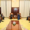 Управляющий Госбанка Вьетнама Нгуен Тхи Хонг и министр финансов США Джанет Йеллен на встрече. (Фото: Госбанк)