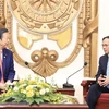 Встреча министра иностранных дел Буй Тхань Шона и главного представителя Комэйто Ямагути Нацуо в Ханое 23 августа. (Фото: ВИА) 