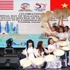 Танцевальное выступление членов Ассоциации Малайзийско-Вьетнамской дружбы. (Фото: Ханг Линь - репортер ВИА в Малайзии)