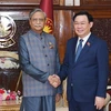 Председатель Национального собрания Выонг Динь Хюэ имел встречу с президентом Бангладеш Мохаммедом Шахабуддином. (Фото: ВИА)