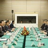 На переговорах Президента Вьетнама Во Ван Тхыонга с Премьер-министром Японии Кисидой Фумио. (Фото: ВИA)