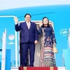 Премьер-министр Вьетнама Фам Минь Тьинь, его супруга и высокопоставленная делегация 28 ноября днем покинули Ханой, чтобы принять участие в COP28, провести ряд двусторонних мероприятий в ОАЭ и посетить Турцию с официальным визитом. (Фото: ВИА)