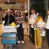 Филиппинских гостей встречают в международном аэропорту Дананг. (Фото: ВИА) 