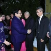 Премьер-министр Фам Минь Тьинь встречается с представителями вьетнамской общины в Венгрии в Будапеште (Фото: ВИA)