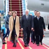 Президент Германии Франк-Вальтер Штайнмайер с супругой прибыли в международный аэропорт Нойбай. (Фото: ВИA)