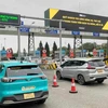 С 5 февраля в международном аэропорту Нойбай в экспериментальном режиме взимается плата за проезд без остановки транспортного средства. (Фото: ВИA)