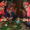 猪肉和粽子是哈尼族人过节时不可缺少的重要祭品之一。