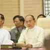 缅甸总统吴登盛9日在首都内比都会见9名民族武装领导人，敦促他们尽快签署全国停火协议。