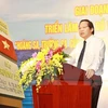 越南信息传媒部副部长张明俊在总结仪式发表讲话（图片来源：越通社）