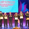 歌颂越南国会的歌曲创作大赛总结和颁奖典礼 （图片来源​：越南人民报网）