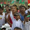 缅甸居民参加投票