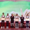 越南国会主席阮生雄出席2015年优秀学生表彰大会 （图片来源：越通社）