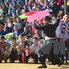 奠边省蒙族同胞传统春节的一个游戏。