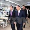 阮春福副总理走访3·29纺织股份公司 