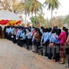 老挝选民排队参加投票（图片来源：越通社）