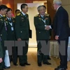 越南国防部副部长阮志咏上将会见美国助理国防部长施大伟。