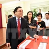 河内市委书记黄忠海参加第十四届国会、2016-2021年任期各级人民议会代表换届选举活动。
