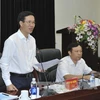 越共中央宣教部部长、对外信息工作指导委员会主任武文赏在会议上发表讲话（图片来源：越通社）
