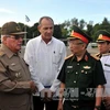 越南国防部副部长阮志咏与古巴革命武装力量部第一副部长兼总参谋长阿尔瓦罗•洛佩斯交谈